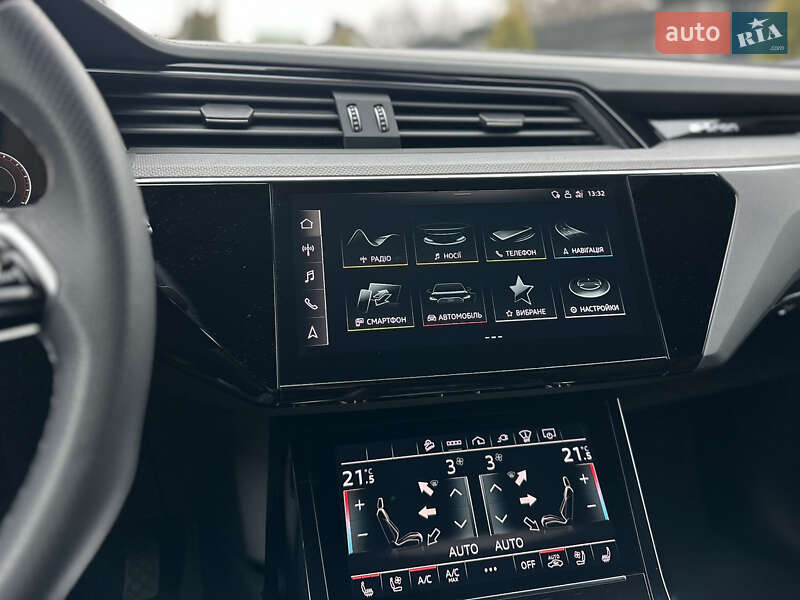 Позашляховик / Кросовер Audi e-tron S 2022 в Луцьку