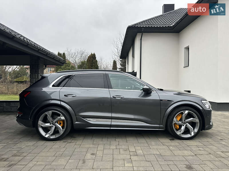 Позашляховик / Кросовер Audi e-tron S 2022 в Луцьку
