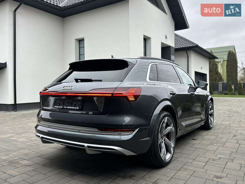 Позашляховик / Кросовер Audi e-tron S 2022 в Луцьку