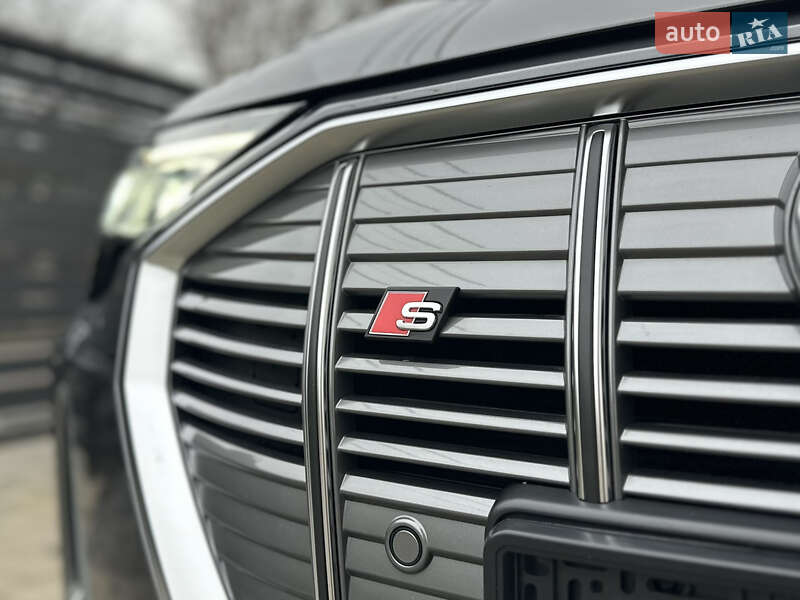 Позашляховик / Кросовер Audi e-tron S 2022 в Луцьку