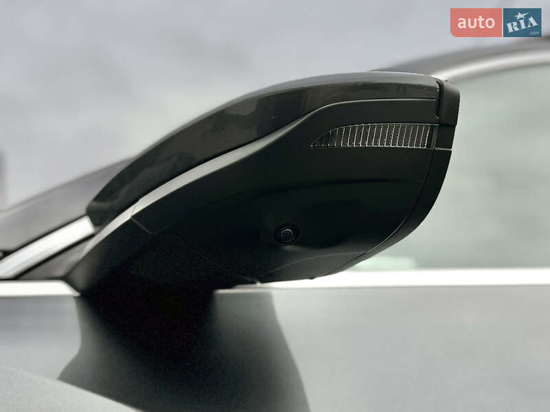 Позашляховик / Кросовер Audi e-tron S 2022 в Луцьку