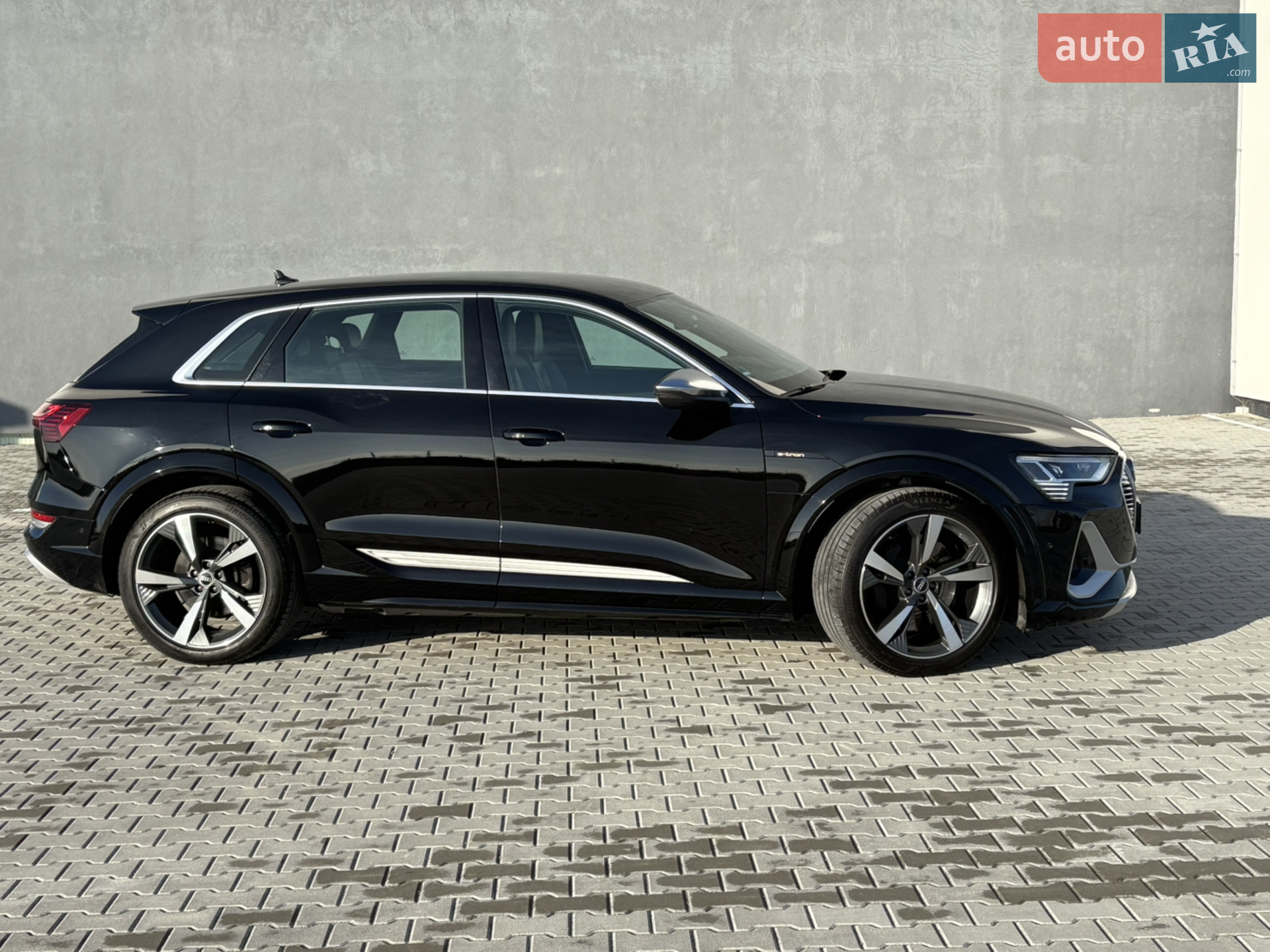 2021 Audi e-tron S - мініатюра 8