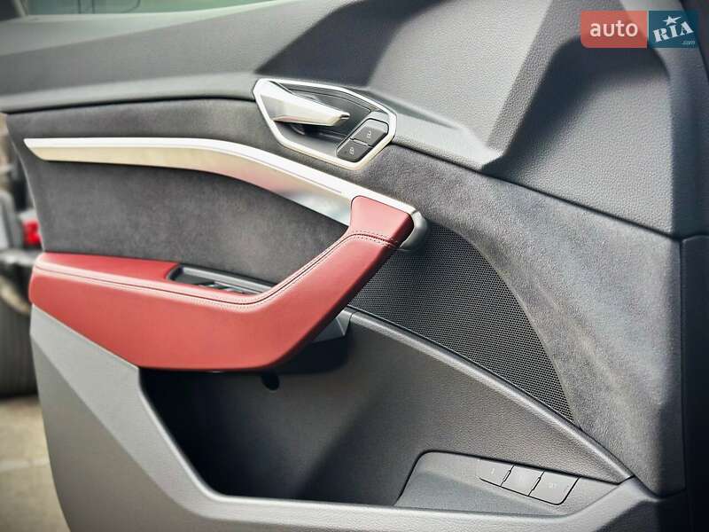 Внедорожник / Кроссовер Audi e-tron S 2021 в Киеве