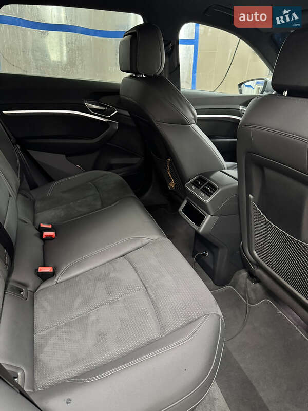 Внедорожник / Кроссовер Audi e-tron S 2022 в Киеве фото 13 Внедорожник / Кроссовер Audi e-tron S 2022 в Киеве