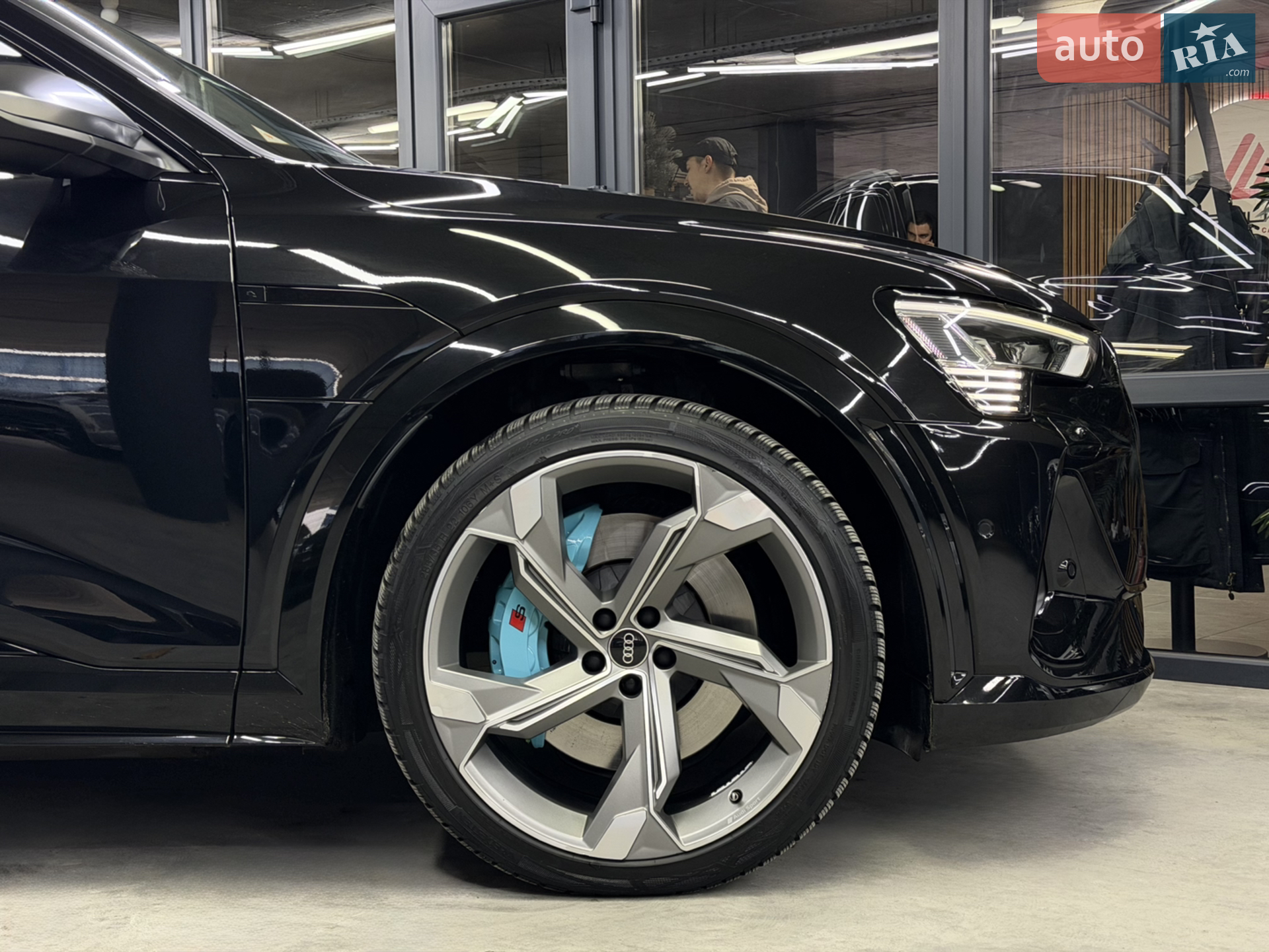 2022 Audi e-tron S - мініатюра 5