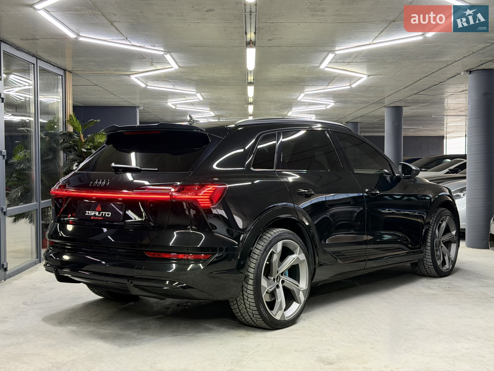 2022 Audi e-tron S - мініатюра 15
