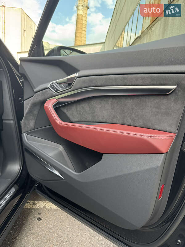 Внедорожник / Кроссовер Audi e-tron S 2021 в Киеве фото 14 Внедорожник / Кроссовер Audi e-tron S 2021 в Киеве