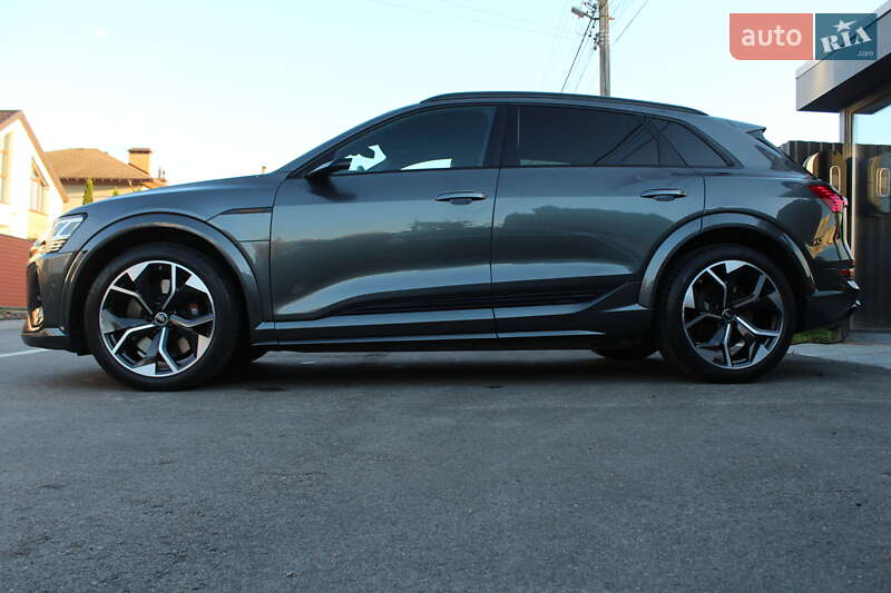 Внедорожник / Кроссовер Audi e-tron S 2022 в Киеве