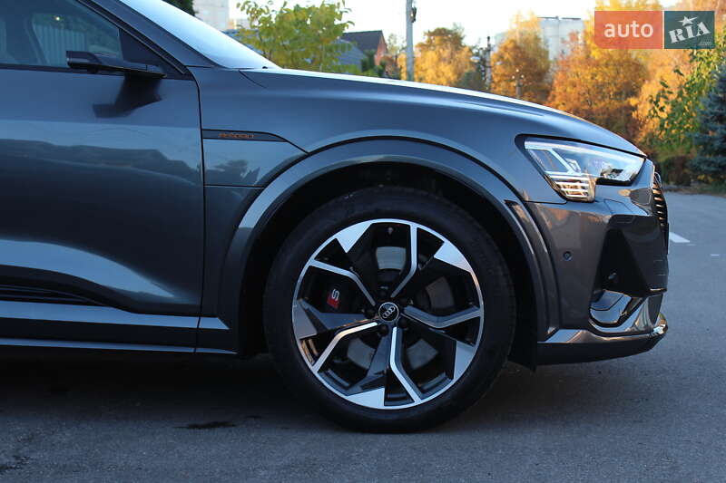 Внедорожник / Кроссовер Audi e-tron S 2022 в Киеве