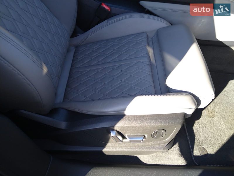 Внедорожник / Кроссовер Audi e-tron S 2022 в Киеве