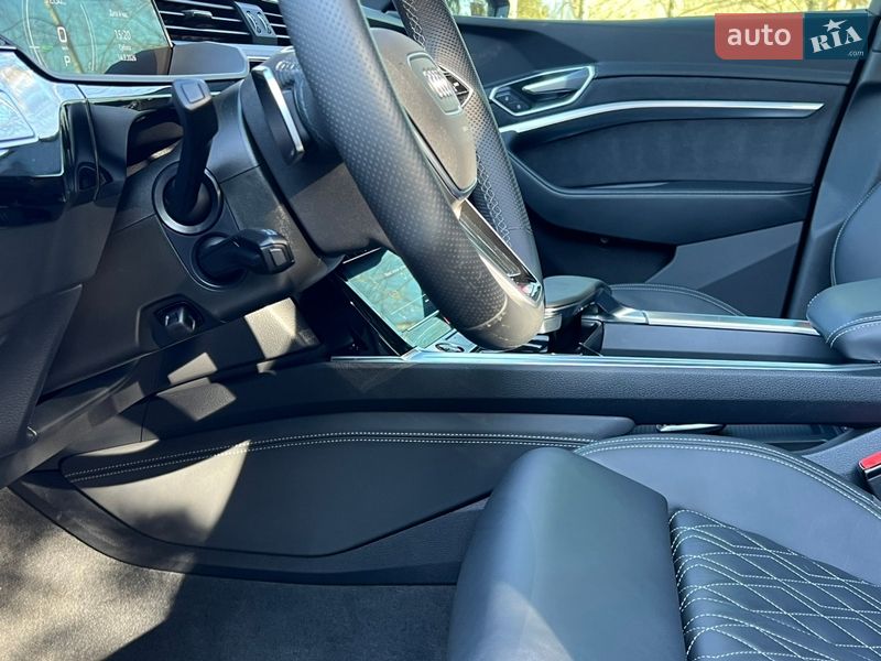 Внедорожник / Кроссовер Audi e-tron S 2022 в Ужгороде