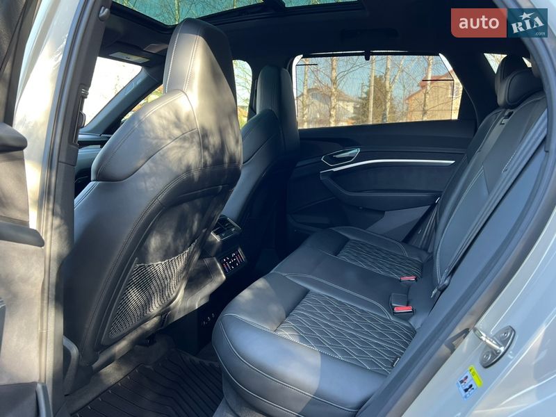 Внедорожник / Кроссовер Audi e-tron S 2022 в Ужгороде