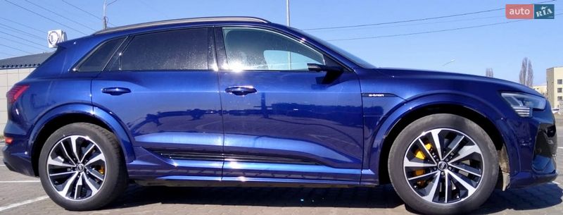 Внедорожник / Кроссовер Audi e-tron S 2022 в Киеве