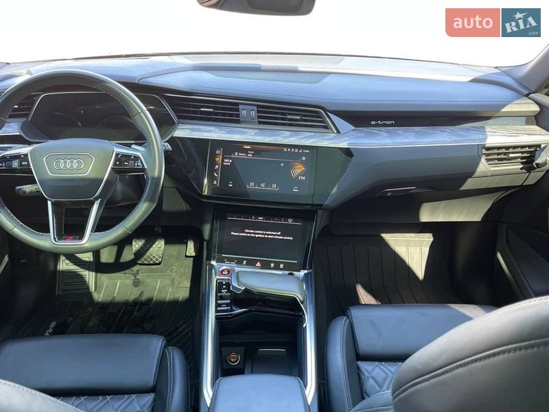 Позашляховик / Кросовер Audi e-tron S 2022 в Києві