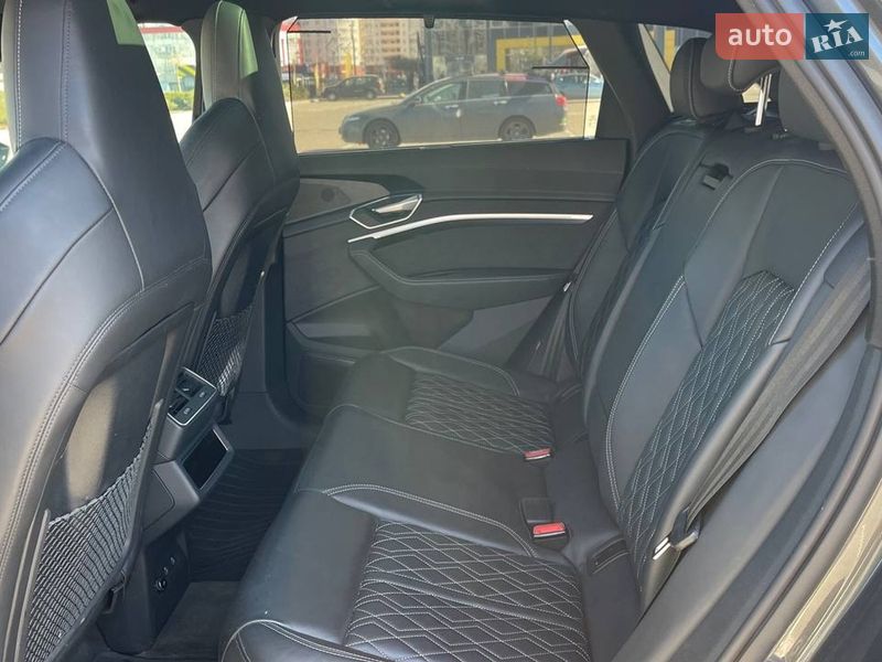 Позашляховик / Кросовер Audi e-tron S 2022 в Києві