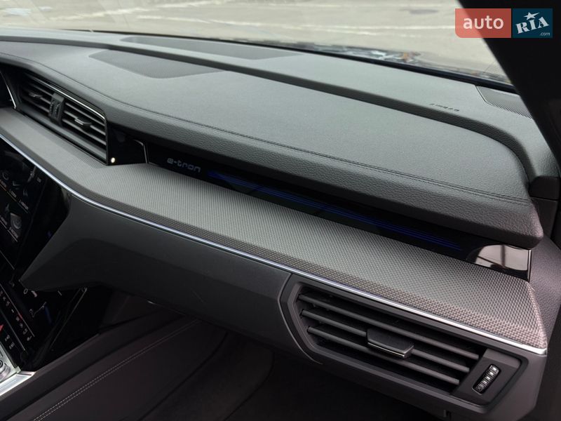 Внедорожник / Кроссовер Audi e-tron S 2021 в Харькове