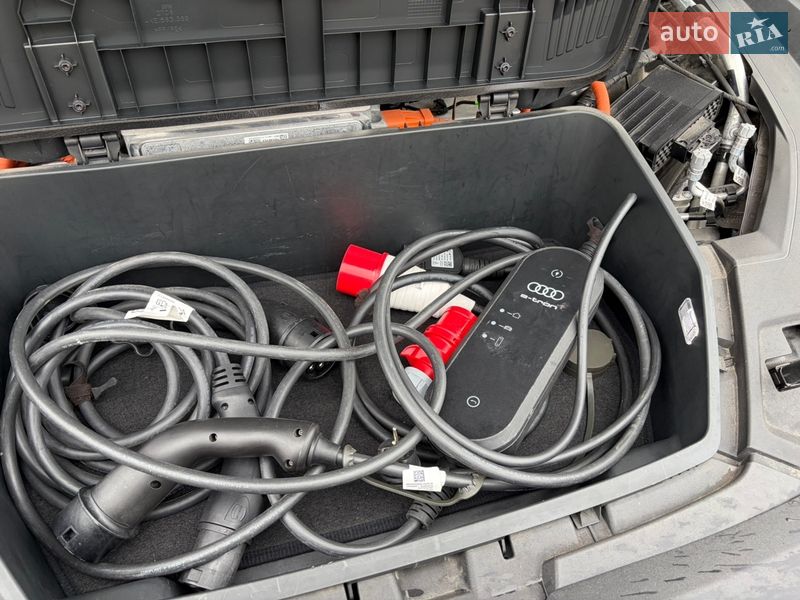 Внедорожник / Кроссовер Audi e-tron S 2021 в Харькове