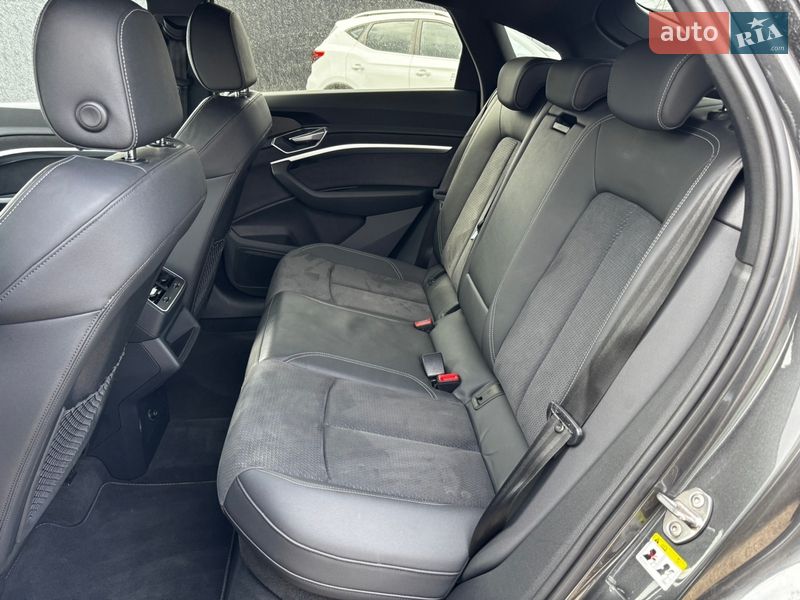 Позашляховик / Кросовер Audi e-tron S 2021 в Львові