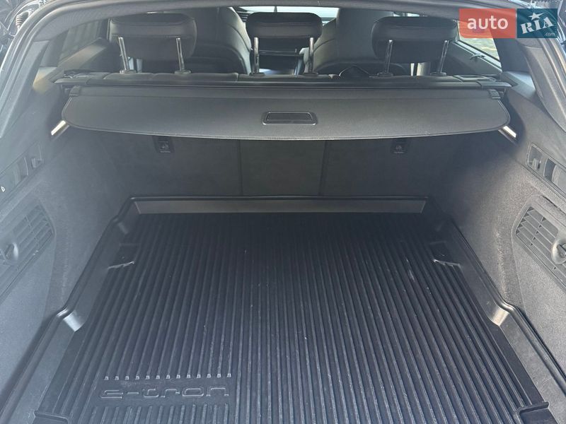 Внедорожник / Кроссовер Audi e-tron S 2021 в Коломые фото 25 Внедорожник / Кроссовер Audi e-tron S 2021 в Коломые