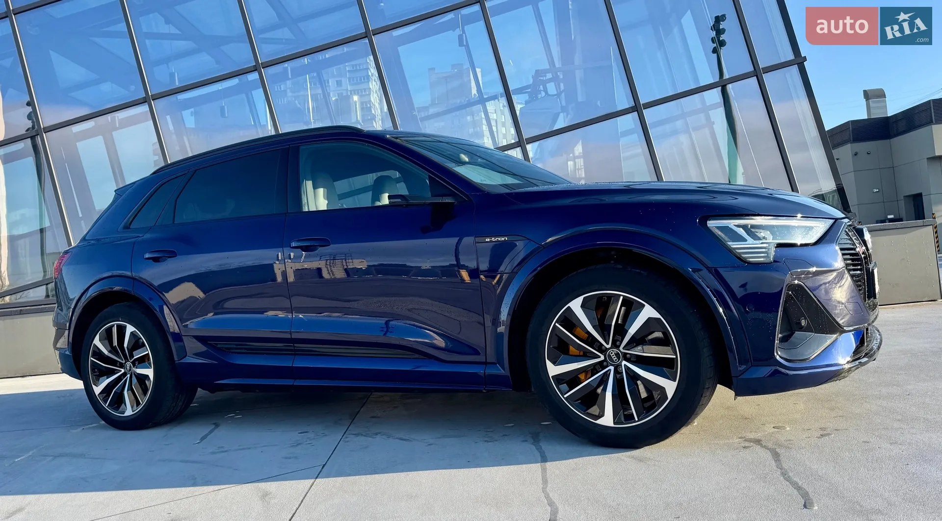 2022 Audi e-tron S - мініатюра 11