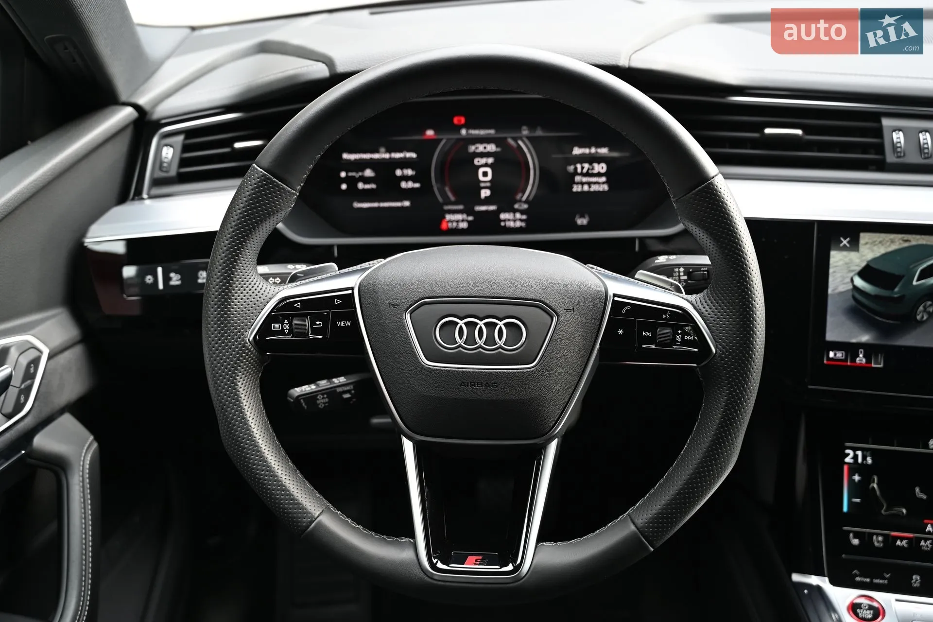 2022 Audi e-tron S - мініатюра 8