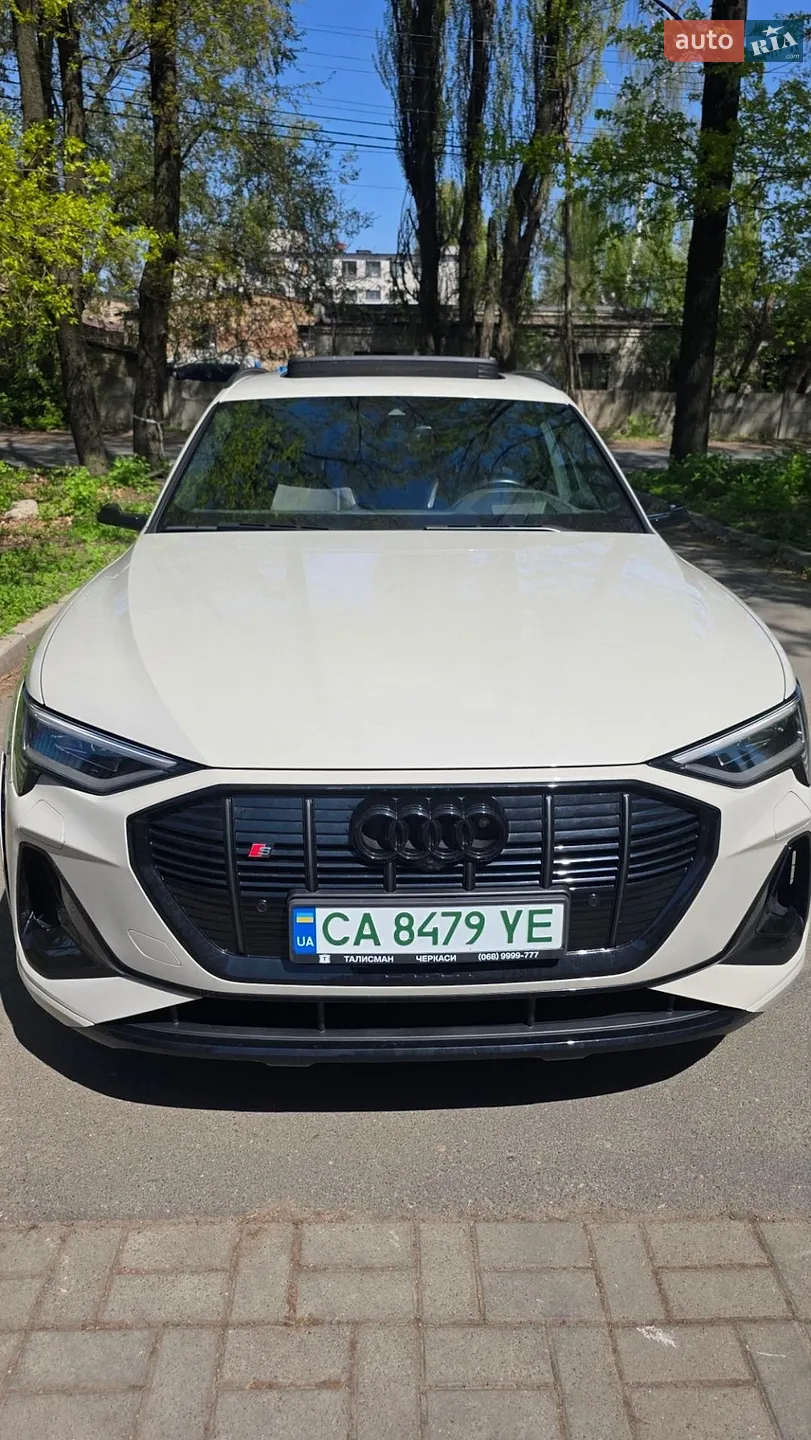 2021 Audi e-tron S - фото 1