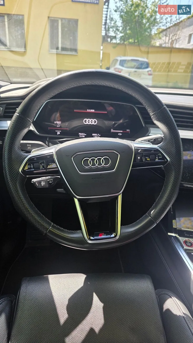 2021 Audi e-tron S - мініатюра 14