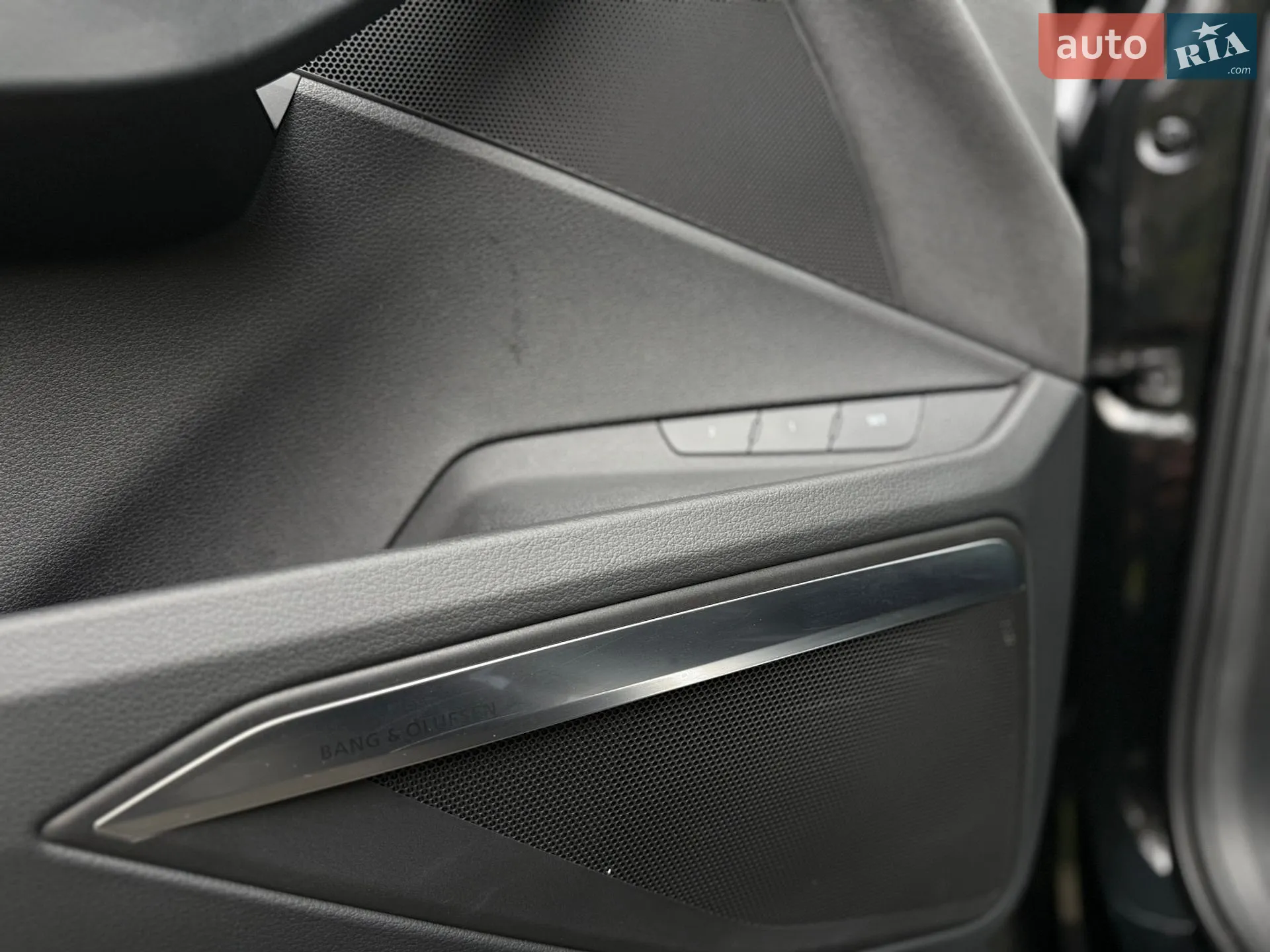2022 Audi e-tron S - мініатюра 28