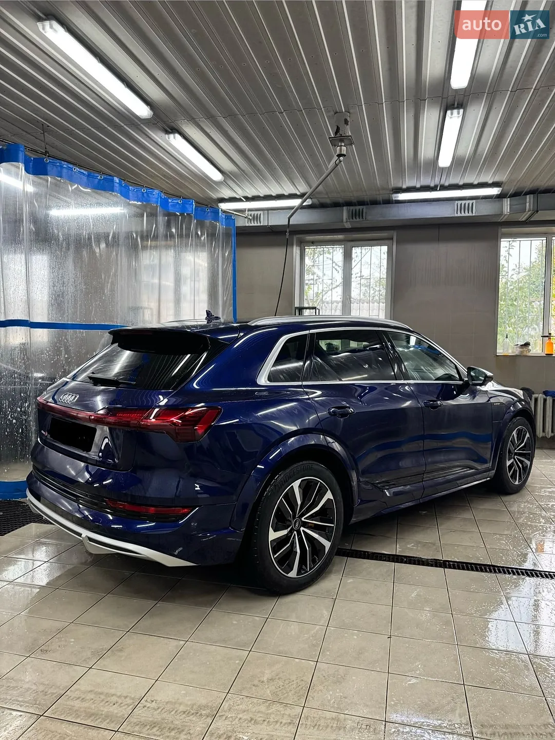 2022 Audi e-tron S - мініатюра 2