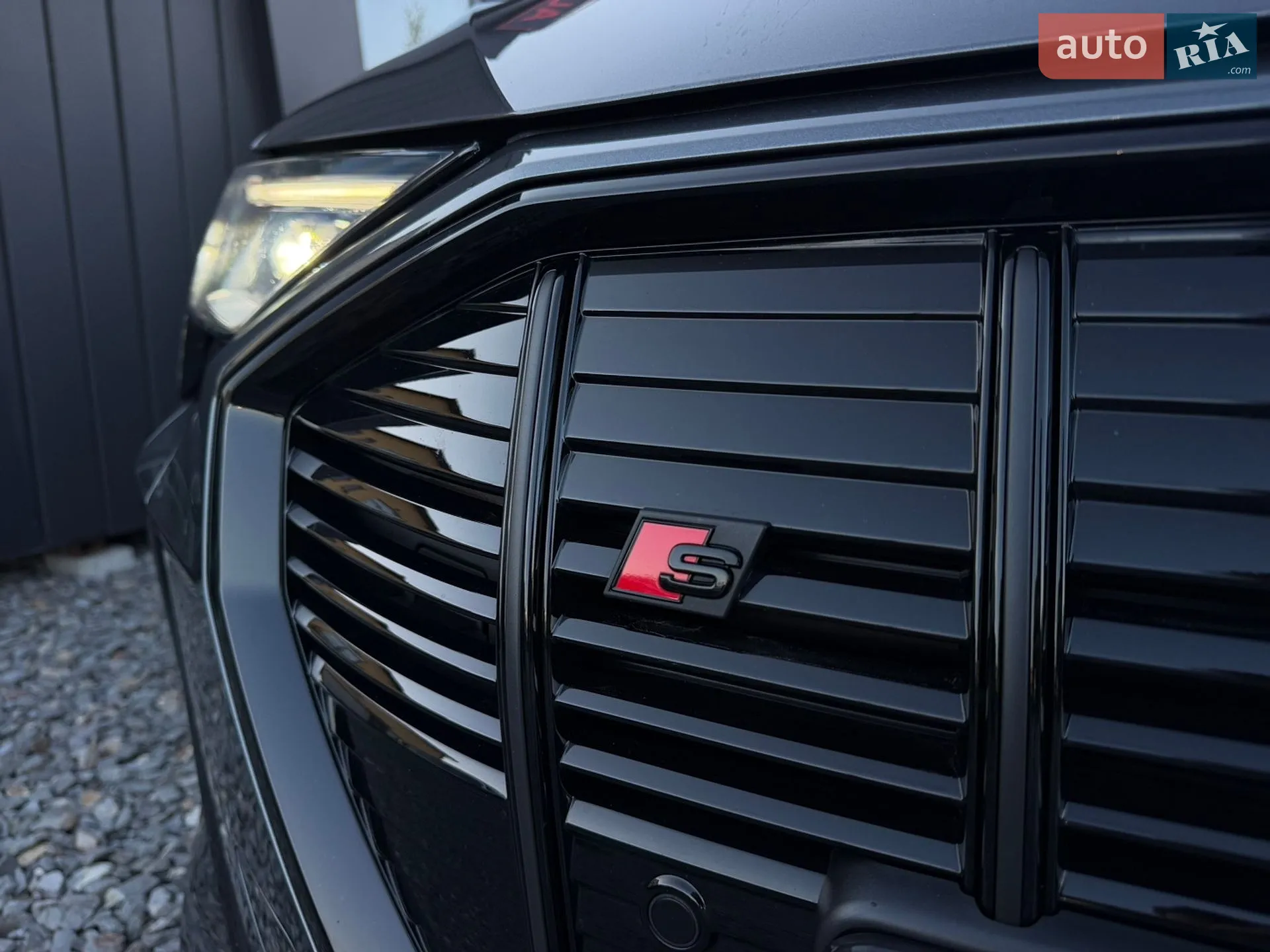 2022 Audi e-tron S - мініатюра 18