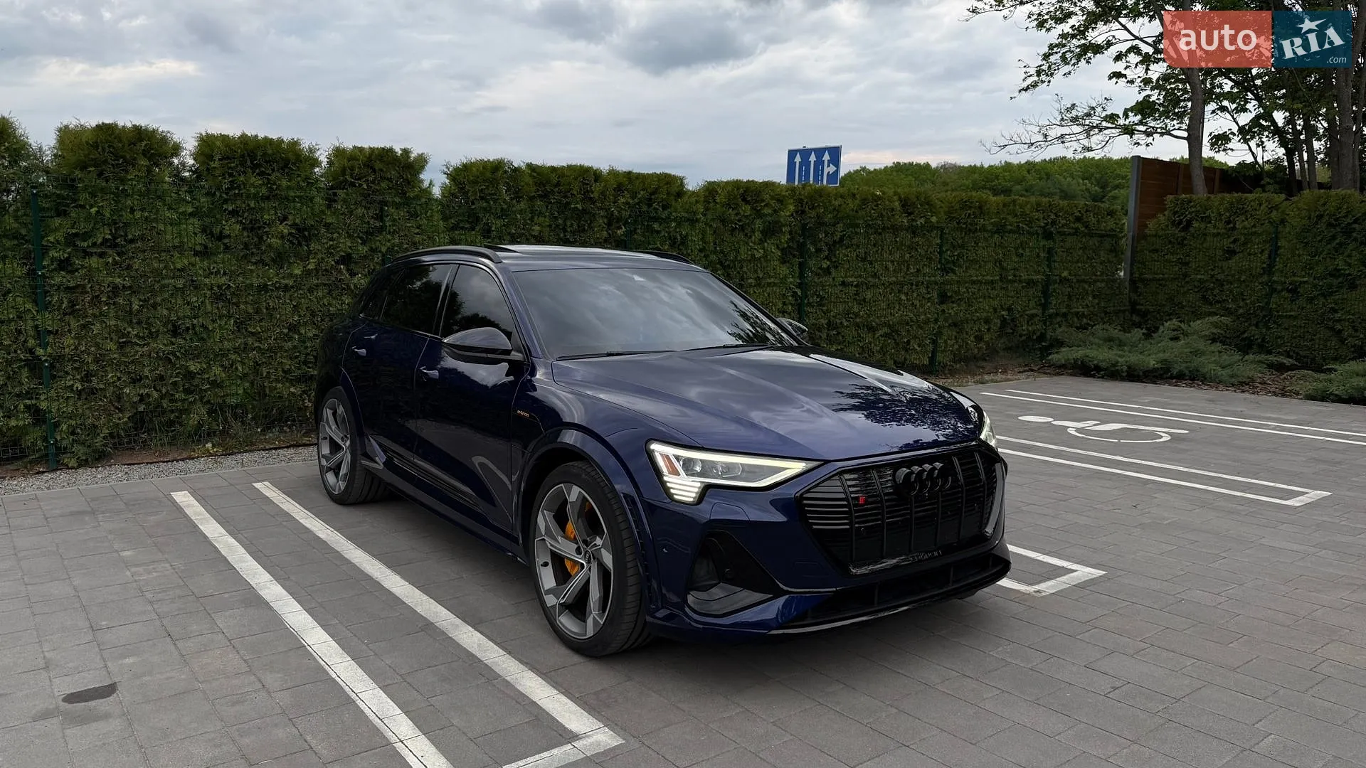 2022 Audi e-tron S - мініатюра 2