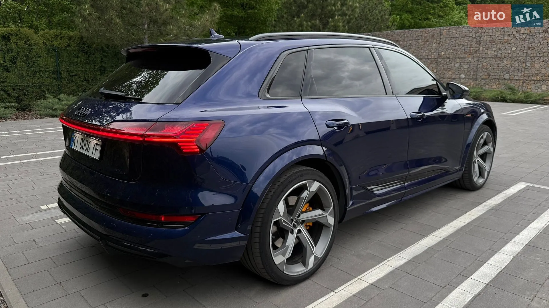 2022 Audi e-tron S - мініатюра 16
