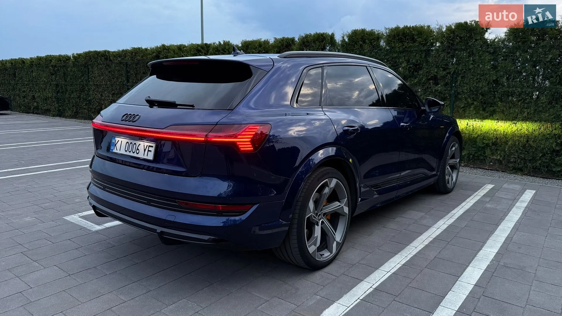 2022 Audi e-tron S - мініатюра 17