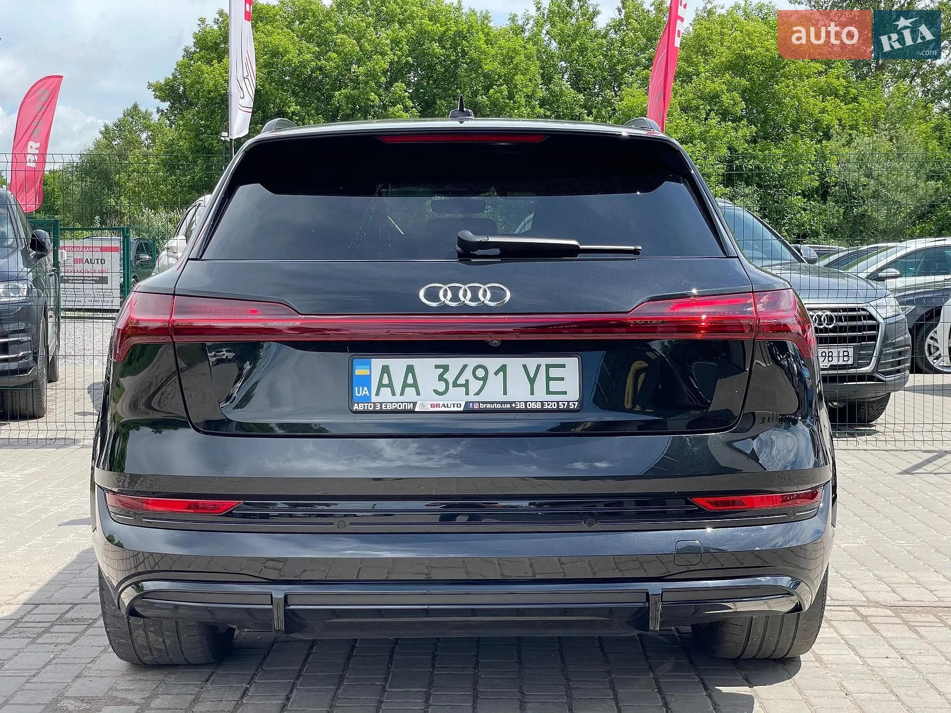 2022 Audi e-tron S - мініатюра 17