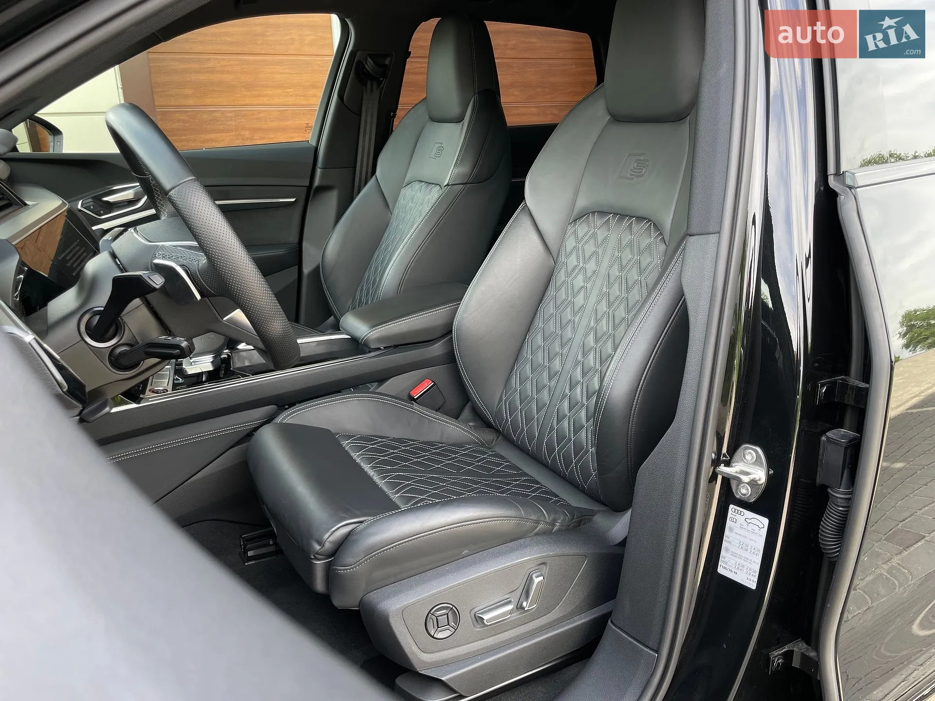 2022 Audi e-tron S - мініатюра 26