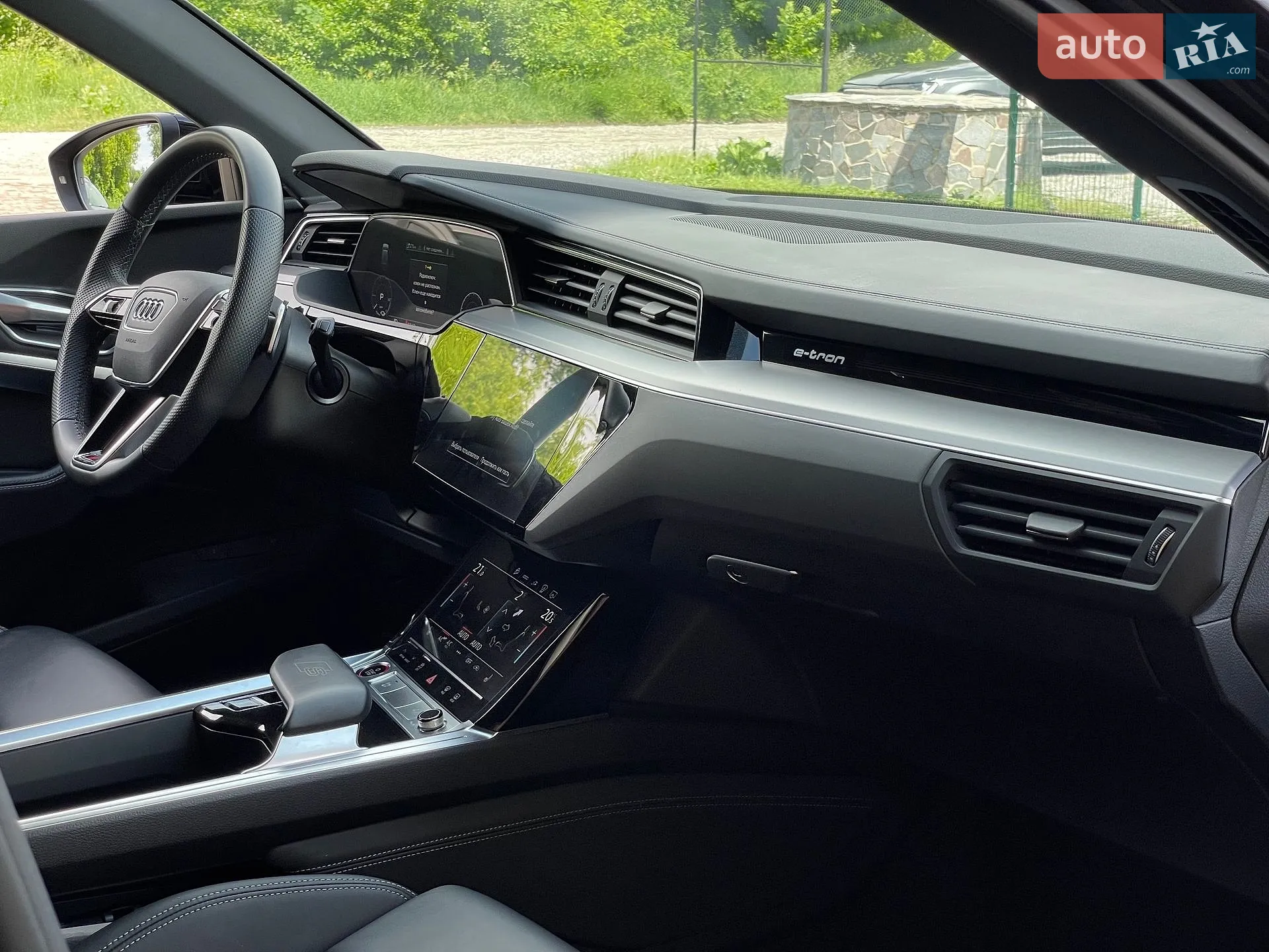 2022 Audi e-tron S - мініатюра 38