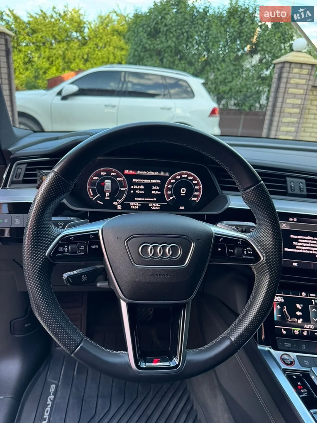 2021 Audi e-tron S - мініатюра 22