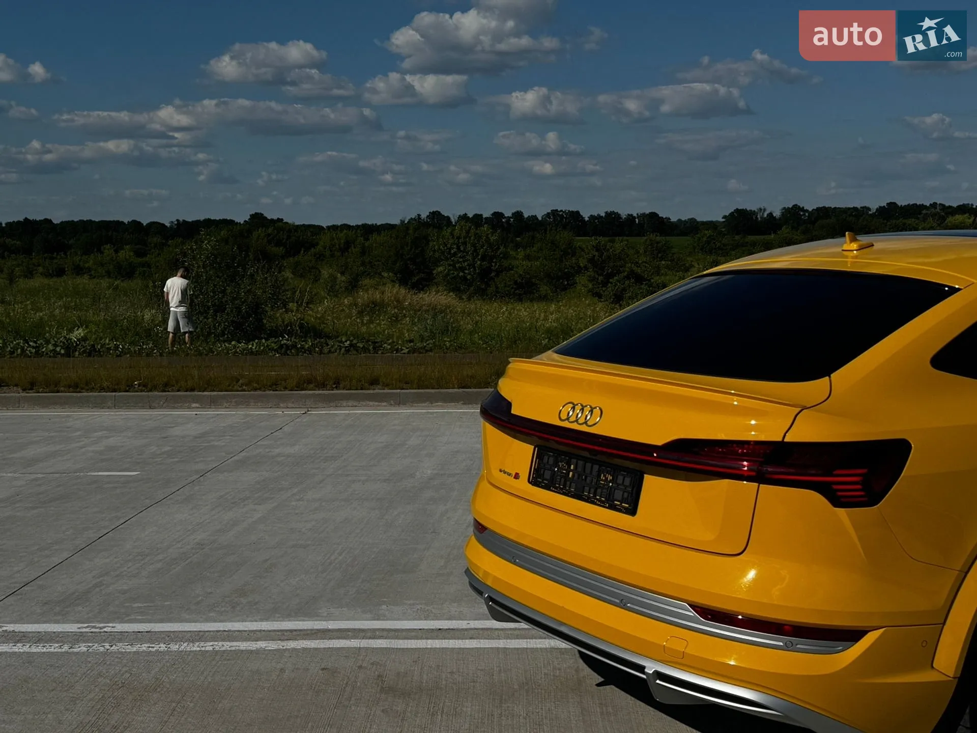 2022 Audi e-tron S - мініатюра 10