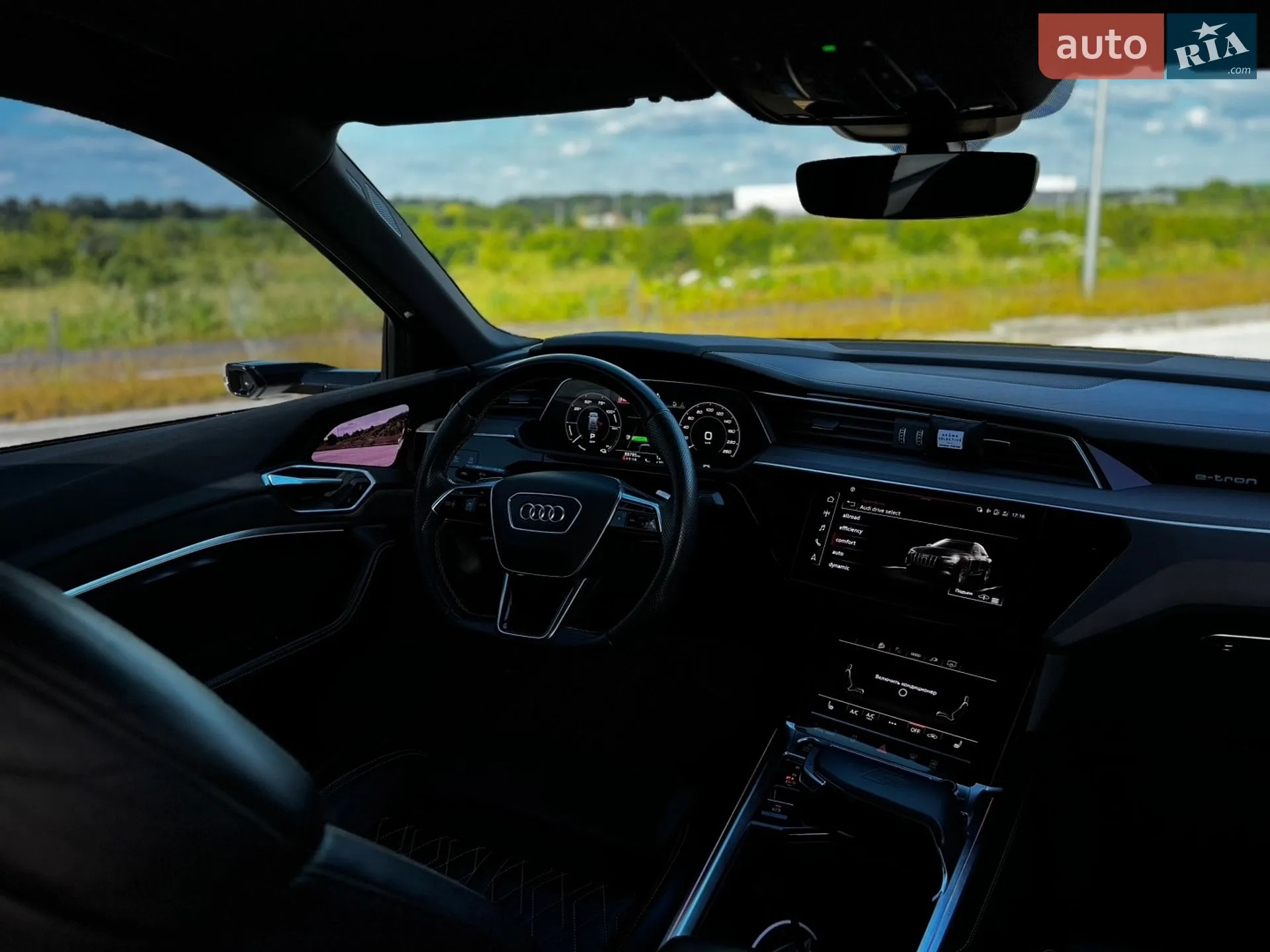 2022 Audi e-tron S - мініатюра 20