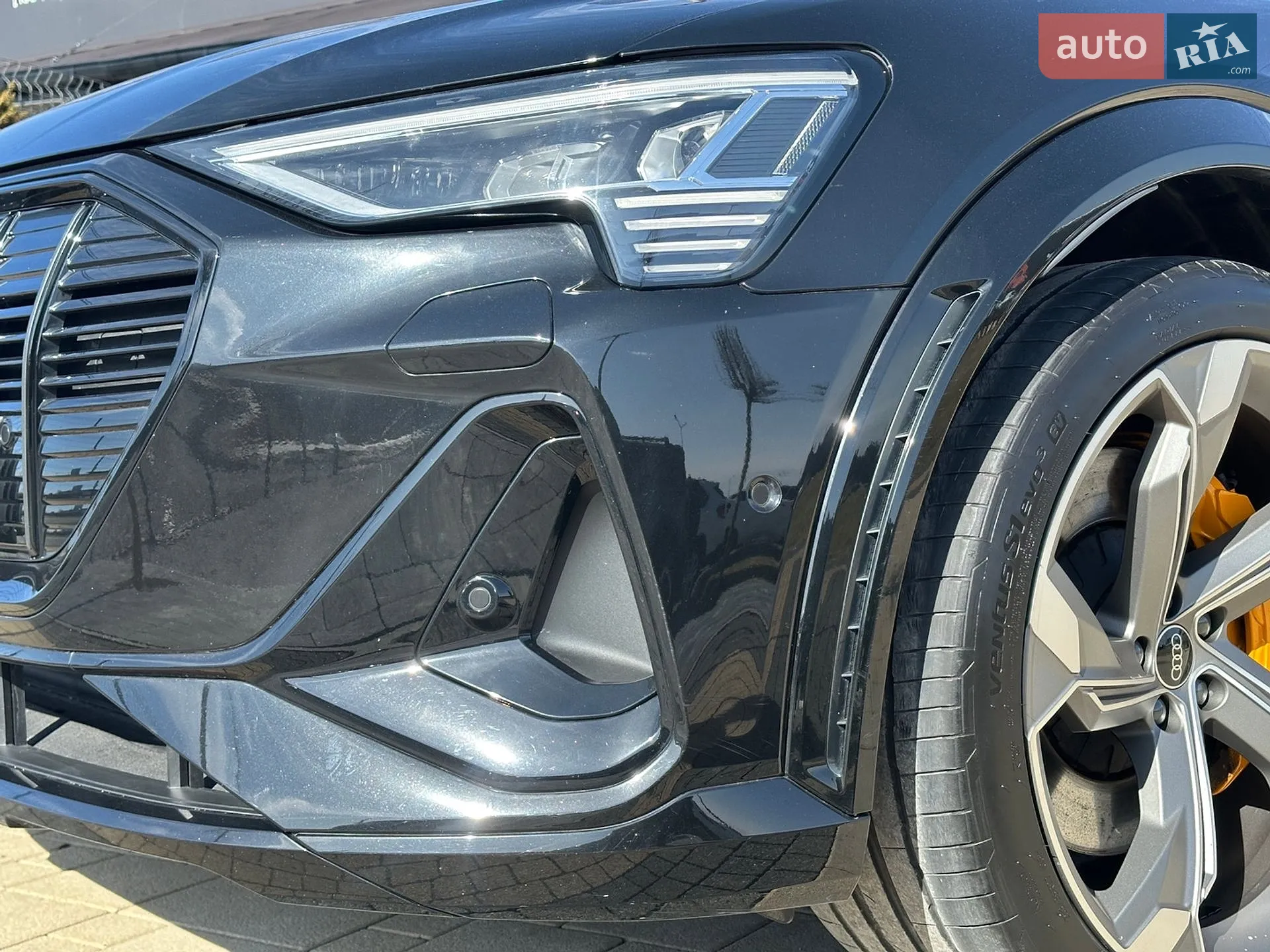 2022 Audi e-tron S - мініатюра 8
