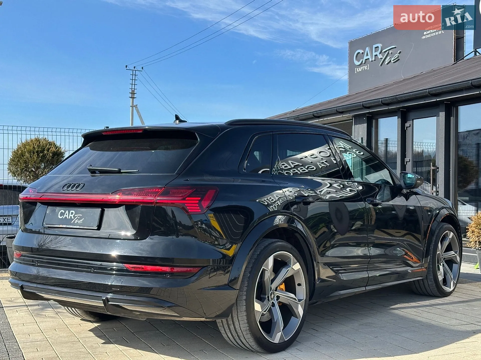 2022 Audi e-tron S - мініатюра 11