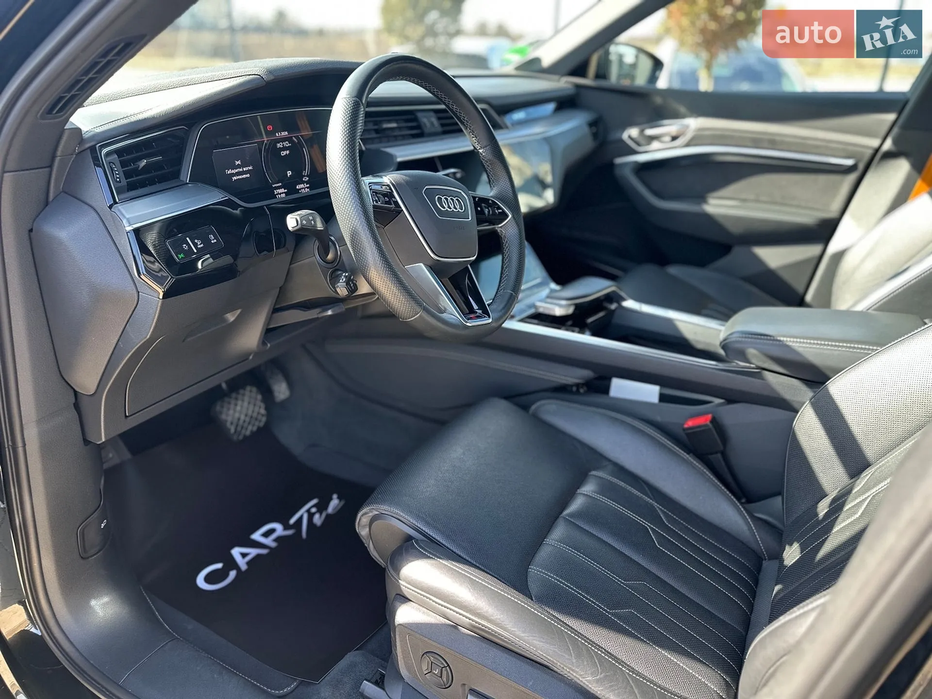 2022 Audi e-tron S - мініатюра 18
