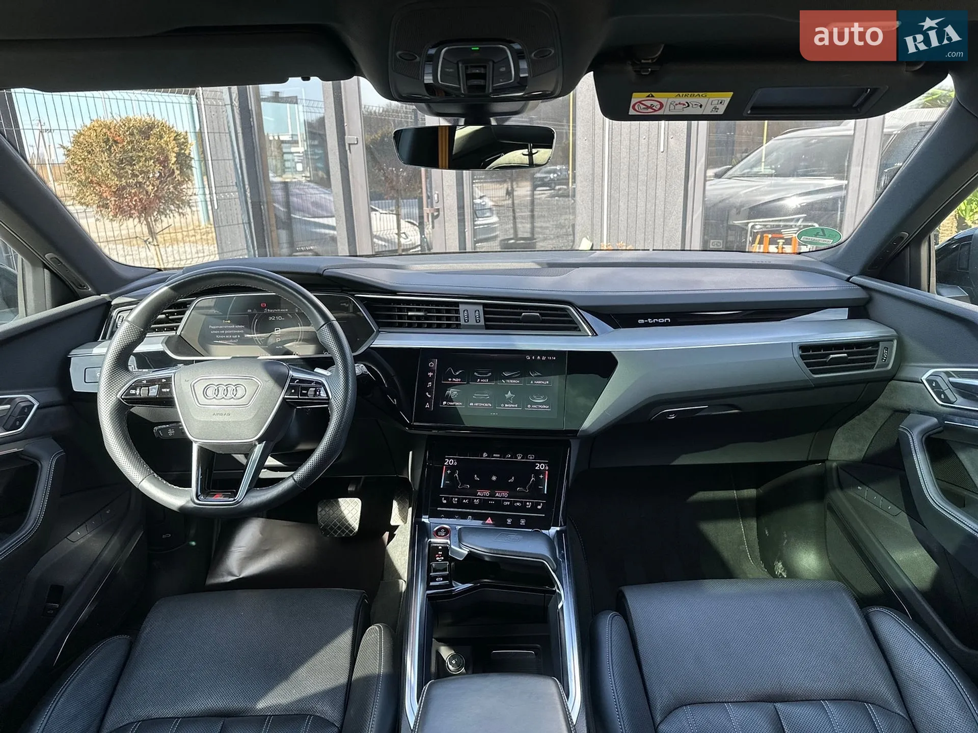 2022 Audi e-tron S - мініатюра 21