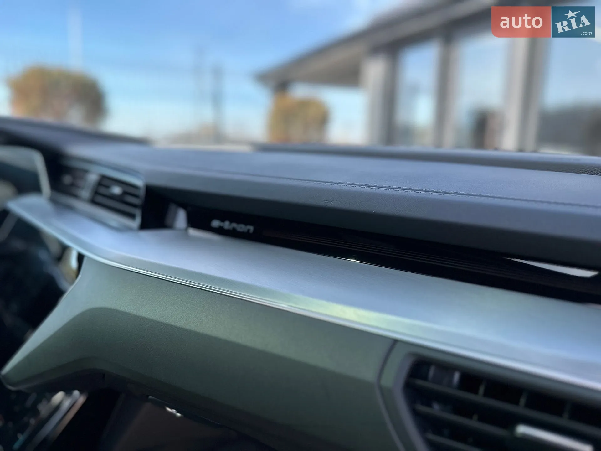 2022 Audi e-tron S - мініатюра 25