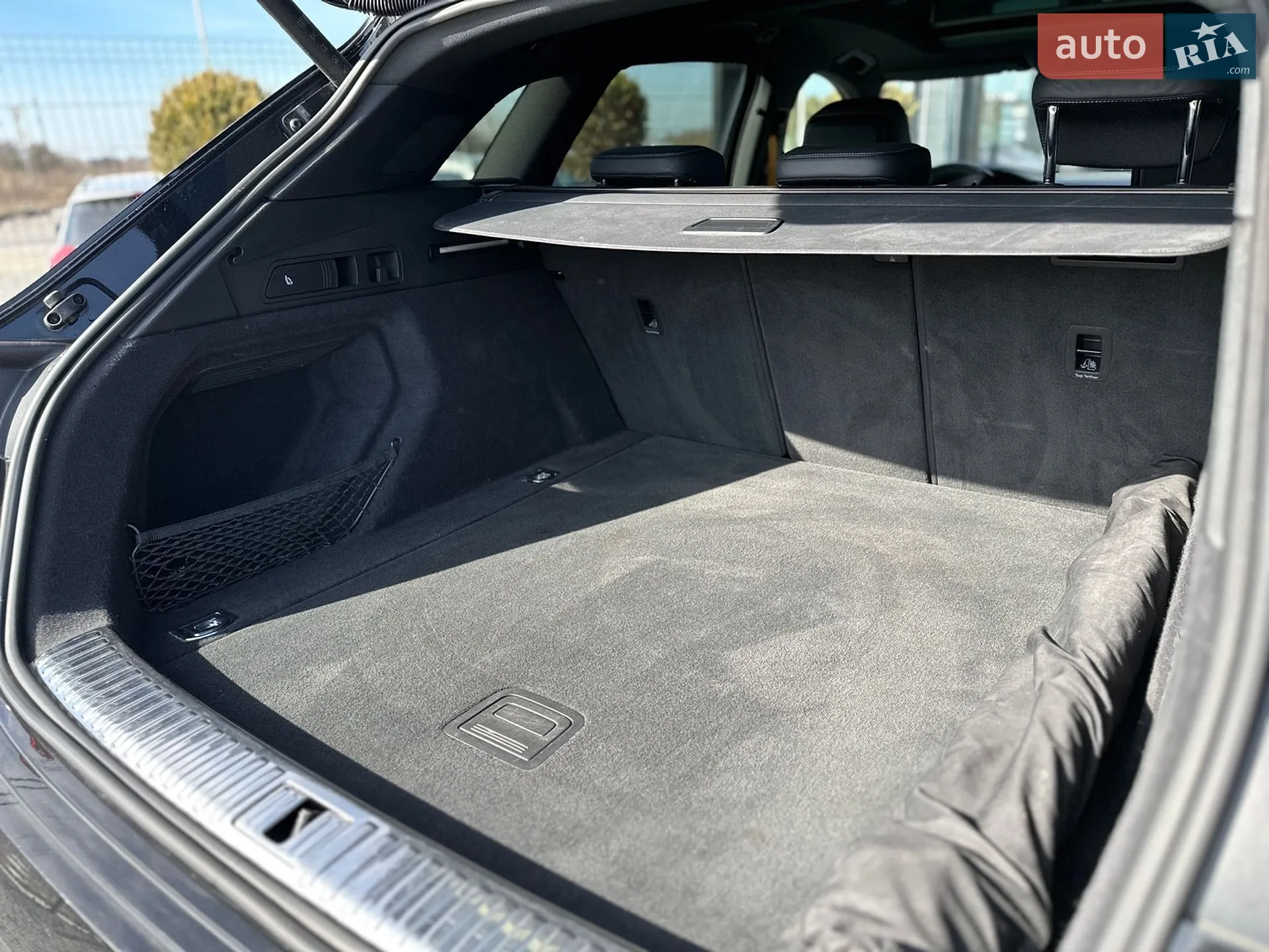 2022 Audi e-tron S - мініатюра 30