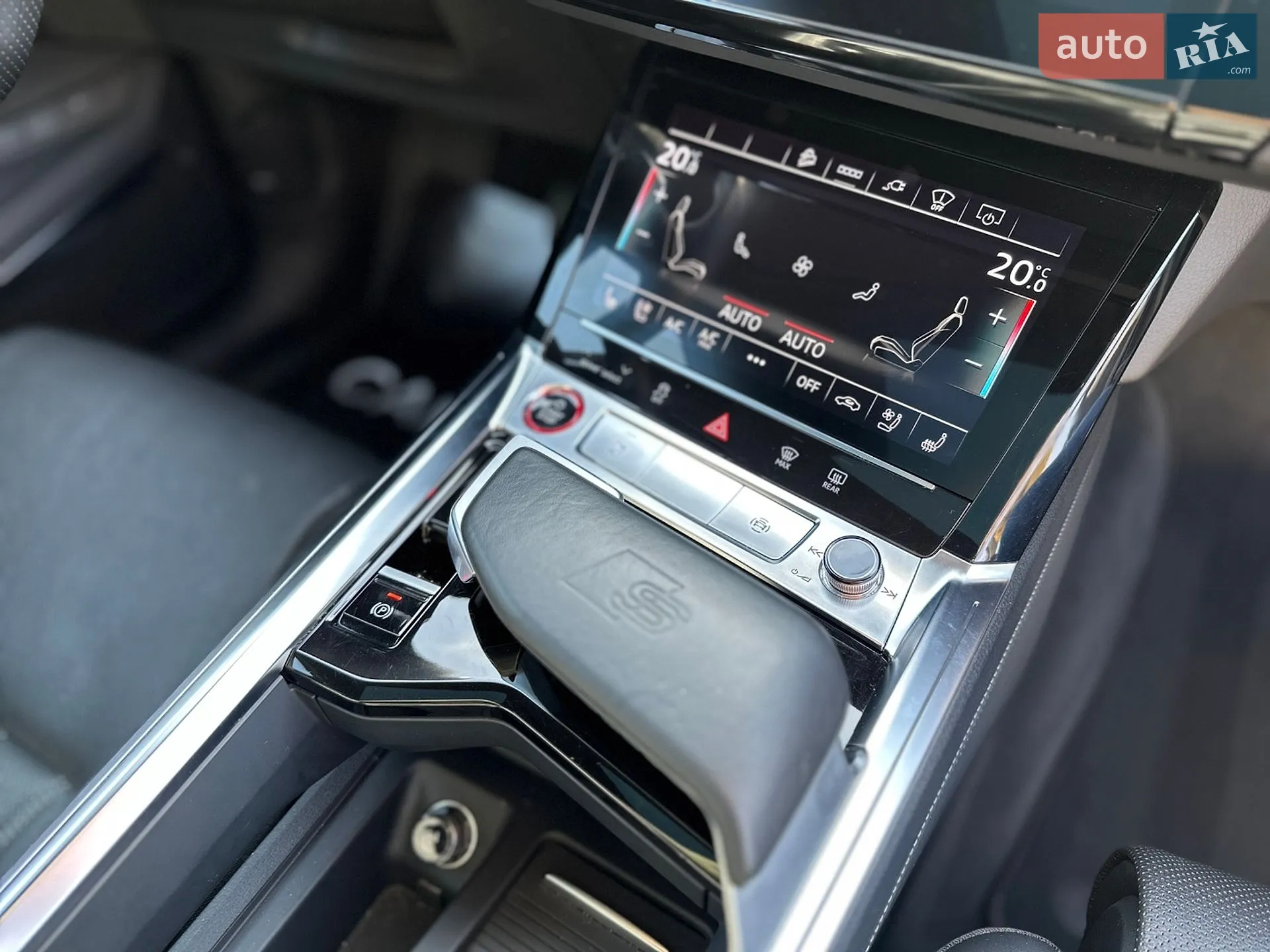 2022 Audi e-tron S - мініатюра 33