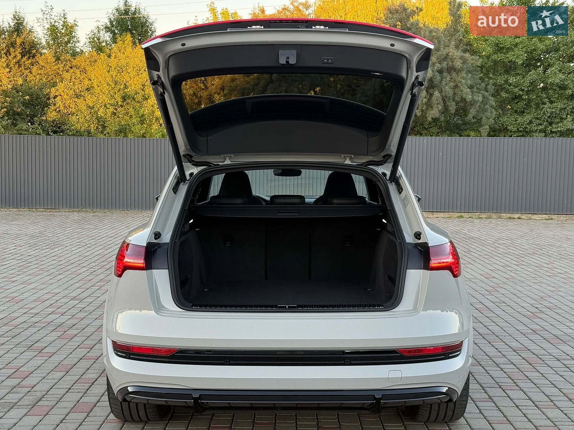 2022 Audi e-tron S - мініатюра 79