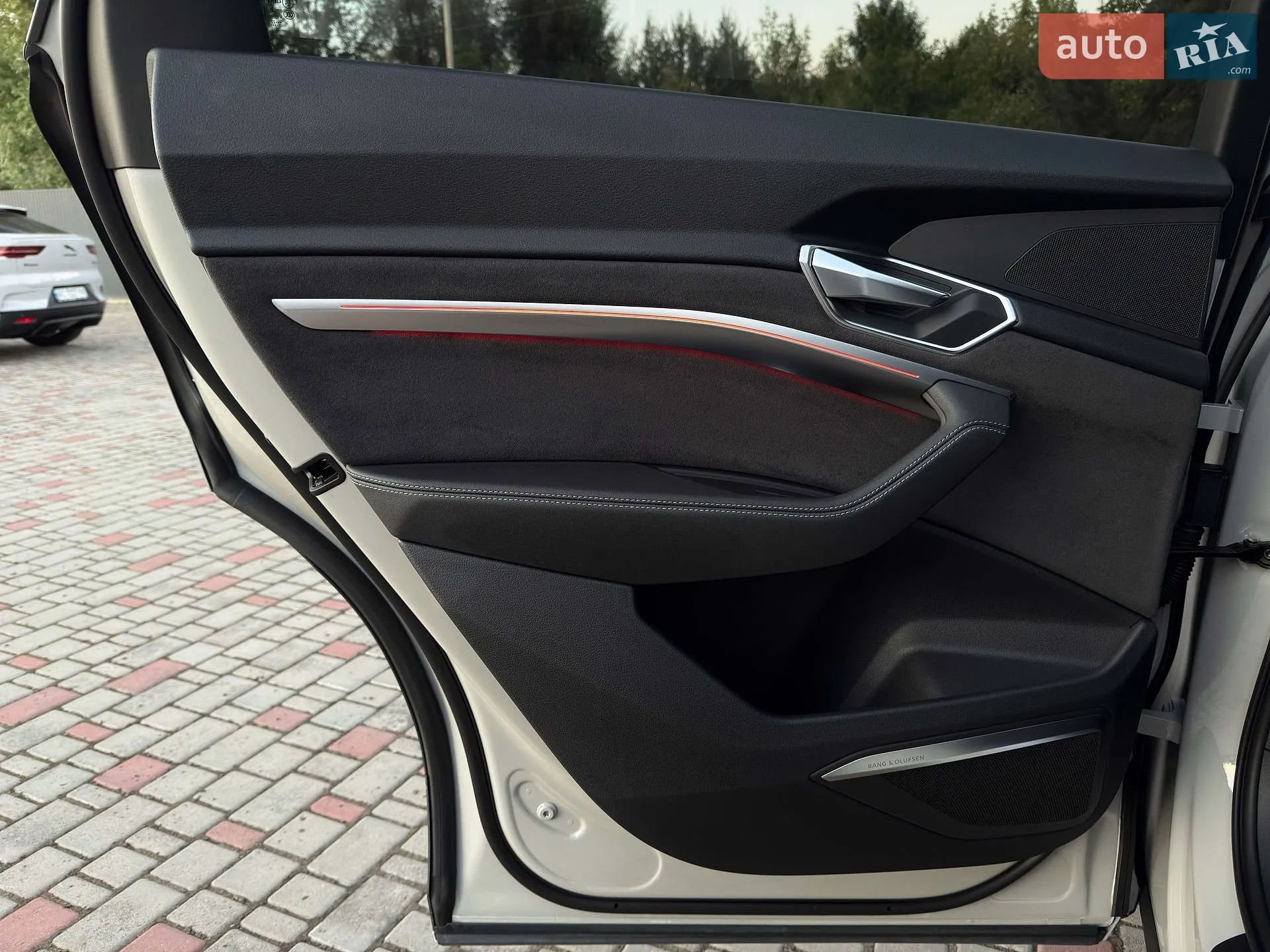 2022 Audi e-tron S - мініатюра 73