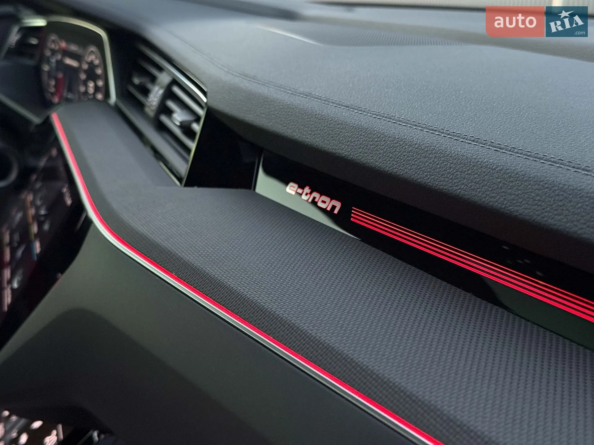 2022 Audi e-tron S - мініатюра 97