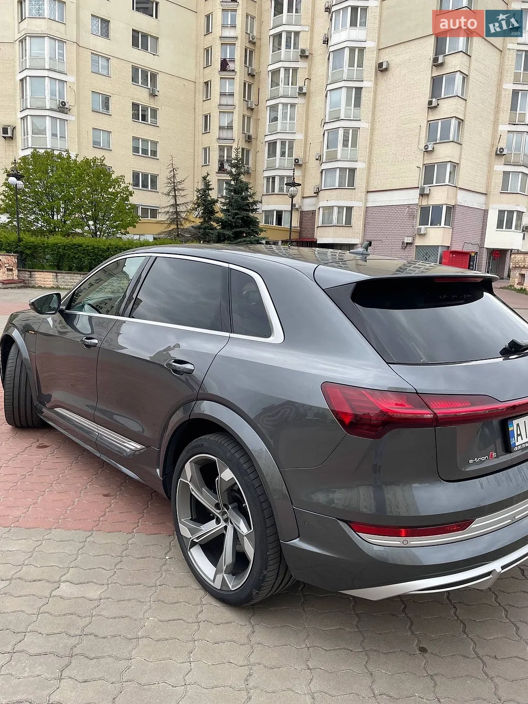 2021 Audi e-tron S - мініатюра 8